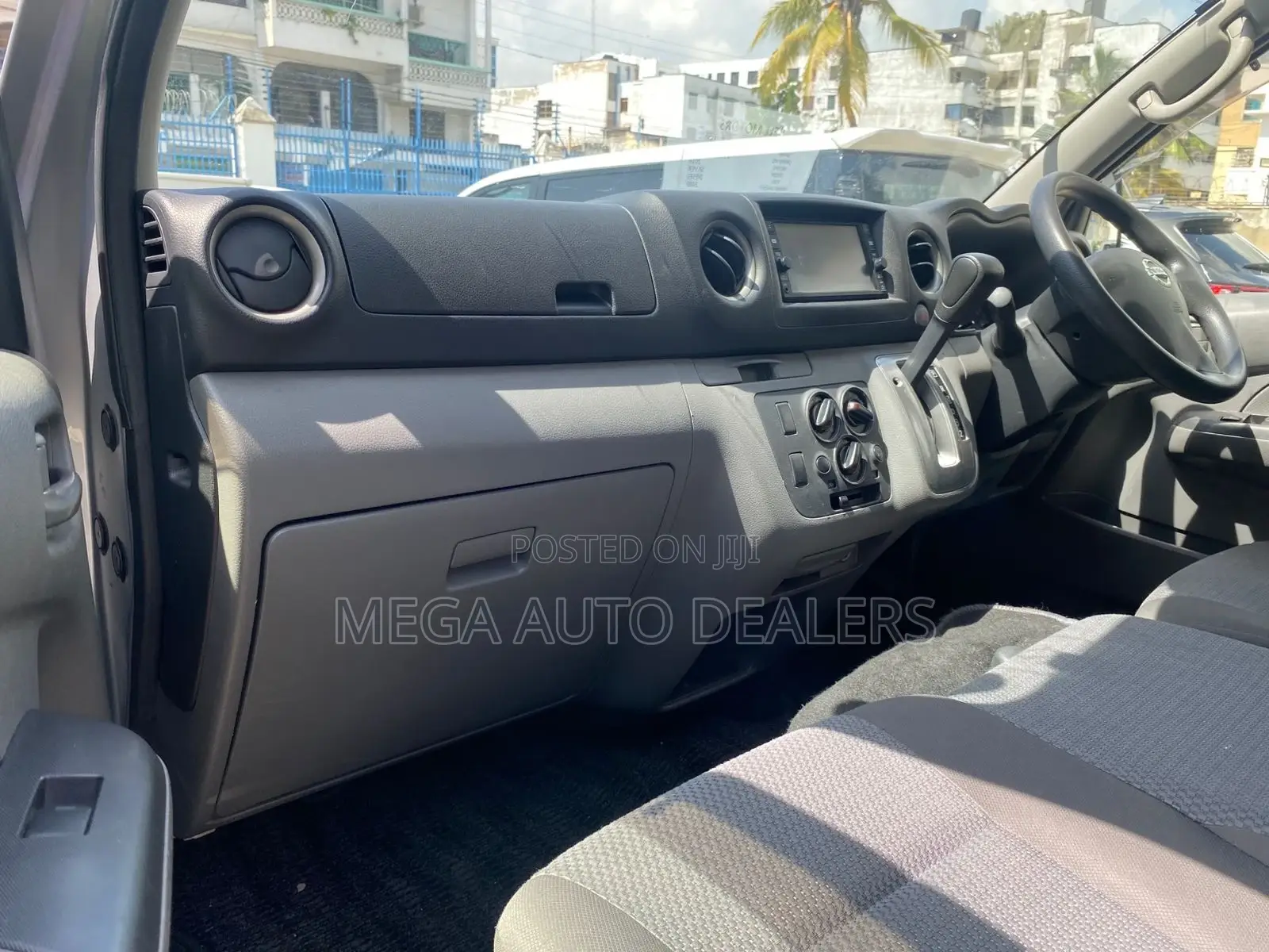 Nissan NV350 2018 Silver