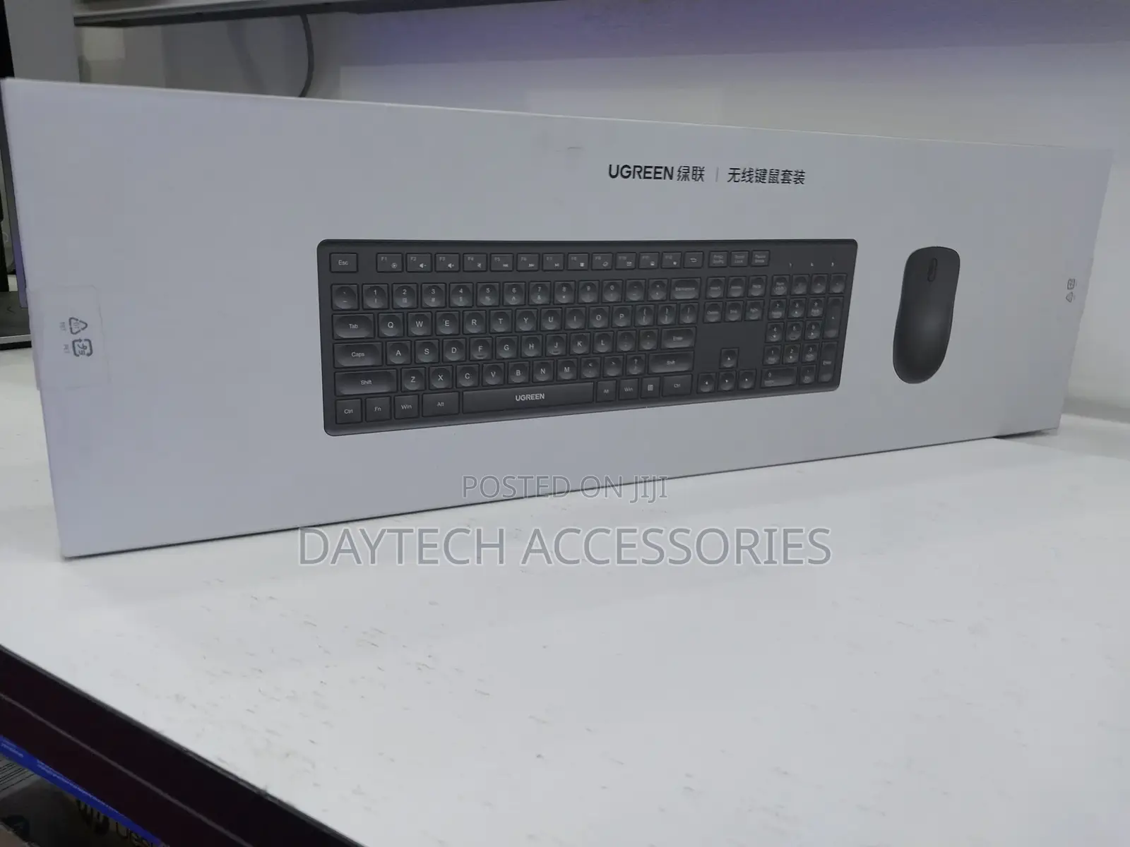 Ugreen Wireless Keyboard and Mouse Combo 2.4ghz Ergonomic Keyboard.