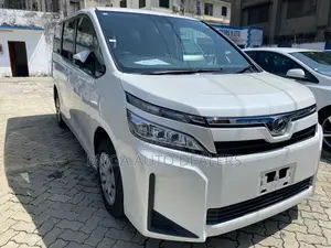 Toyota Voxy 2018 White