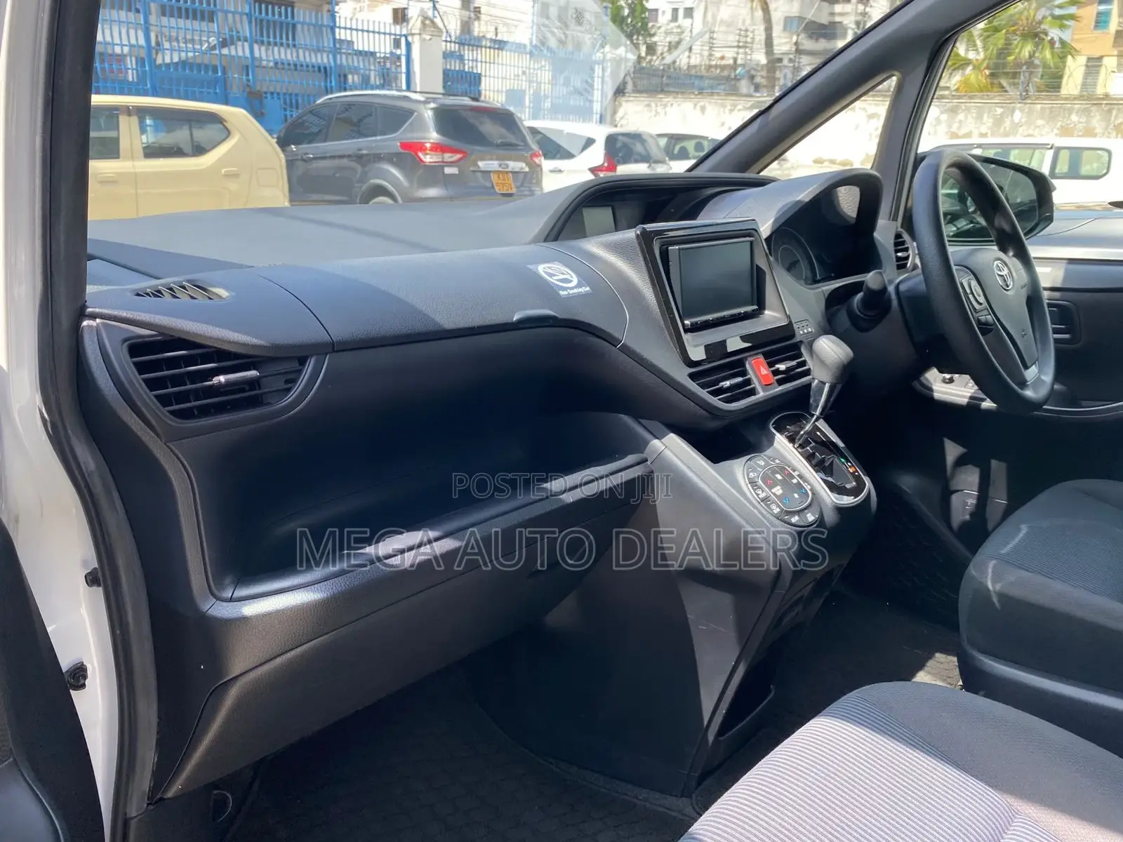 Toyota Voxy 2018 White