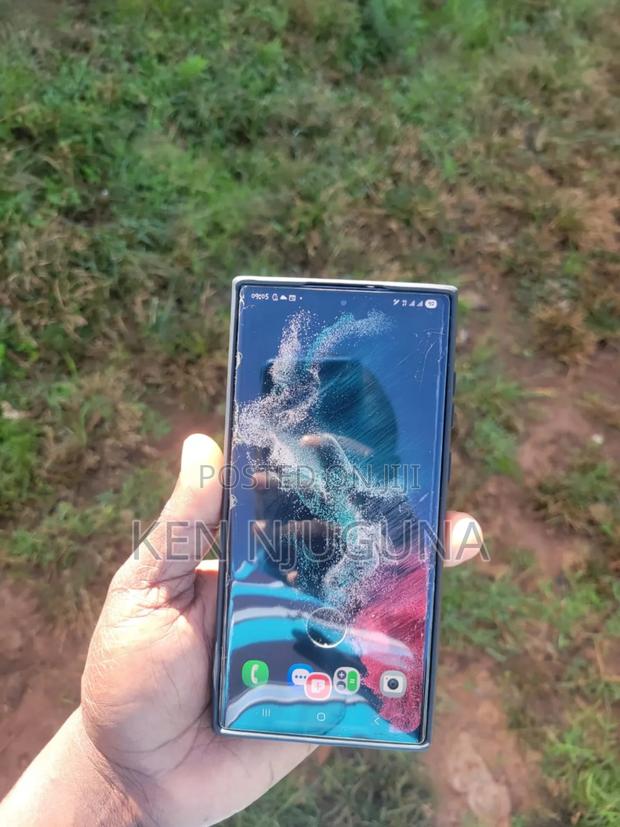 Samsung Galaxy S22 Ultra 128 GB Black - main view