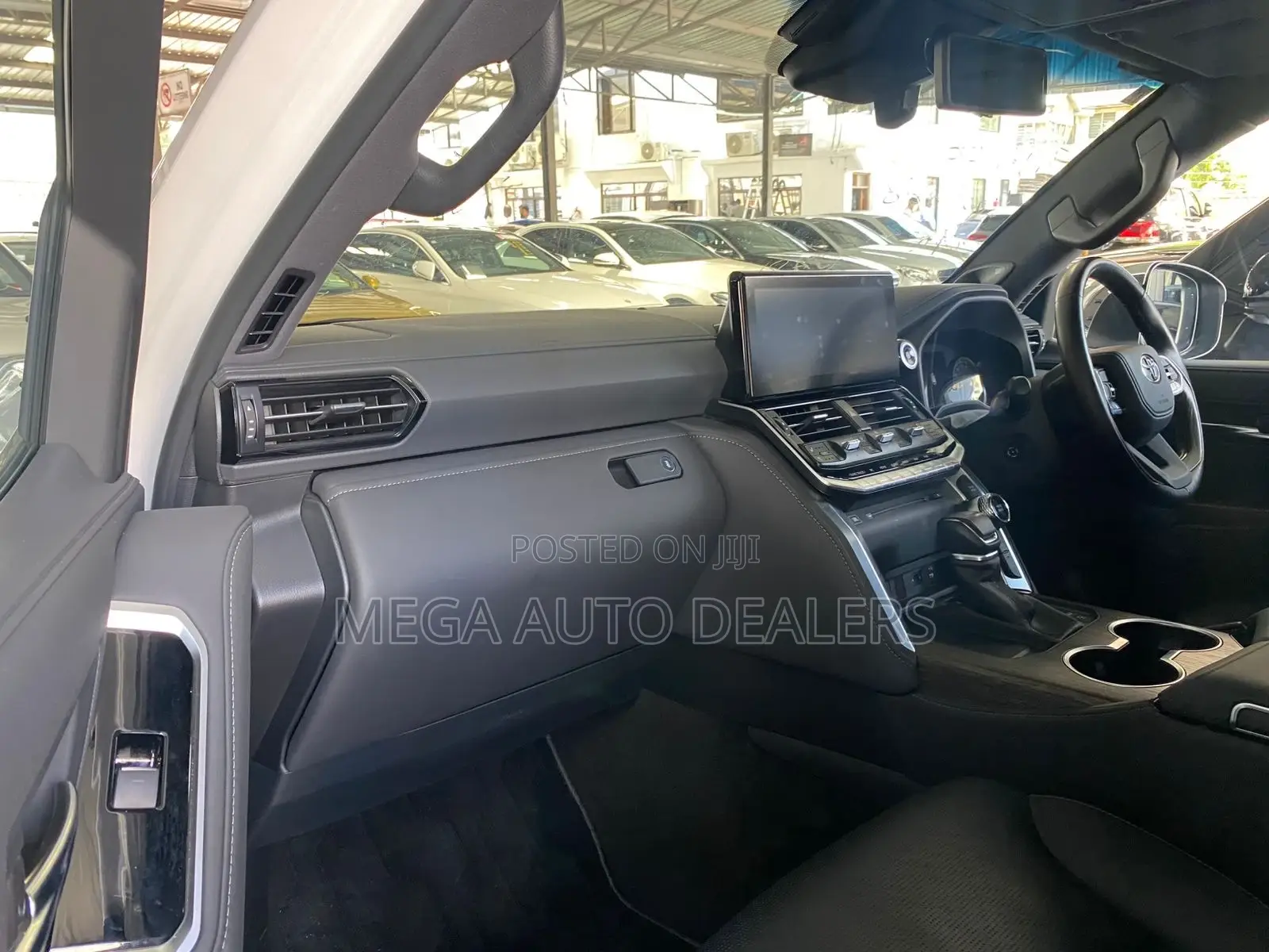 Toyota Land Cruiser LC300 2021 White