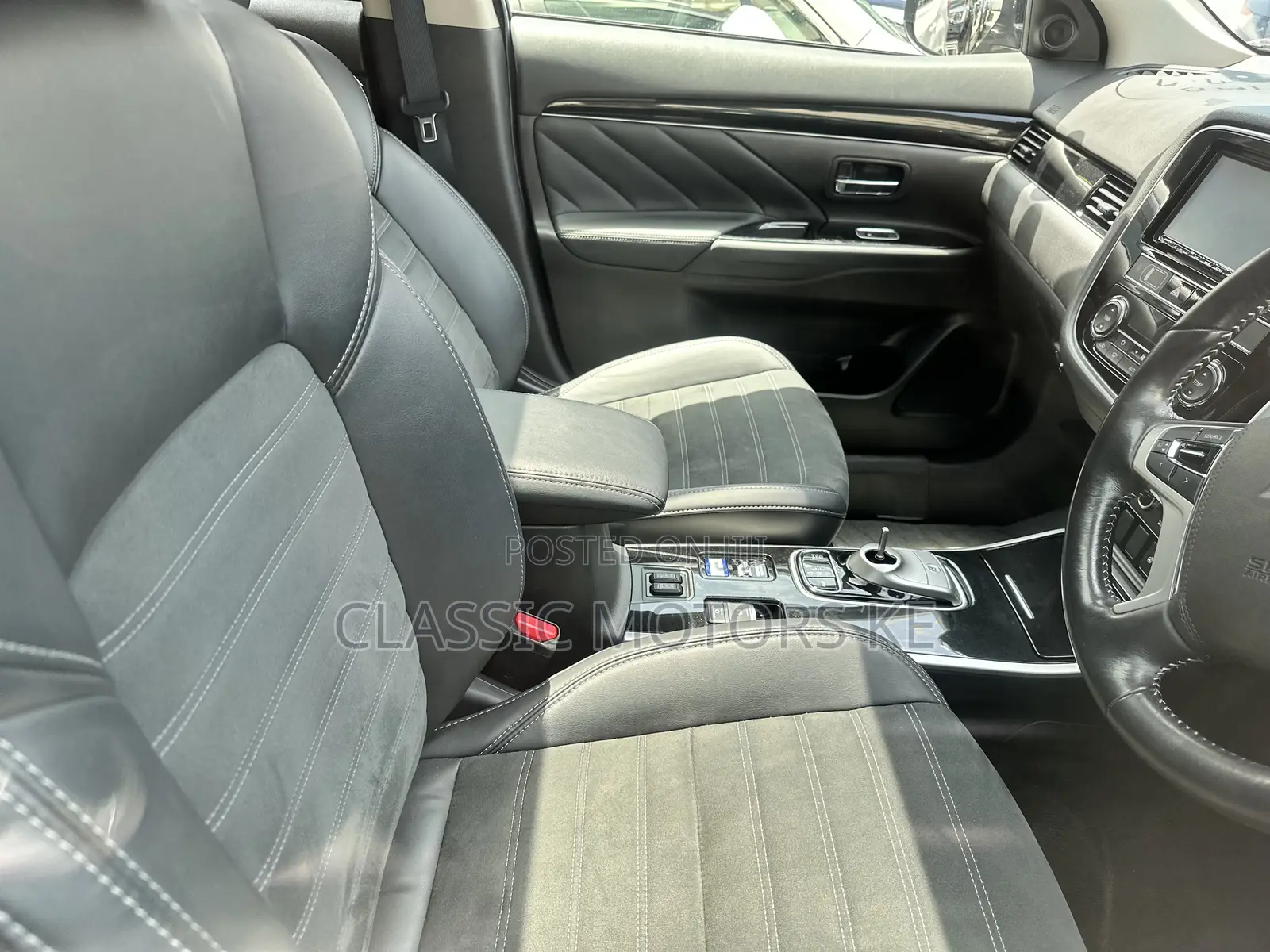 Mitsubishi Outlander 2019 Silver