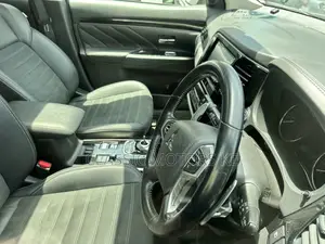 Mitsubishi Outlander 2019 Silver