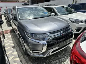 Mitsubishi Outlander 2019 Silver