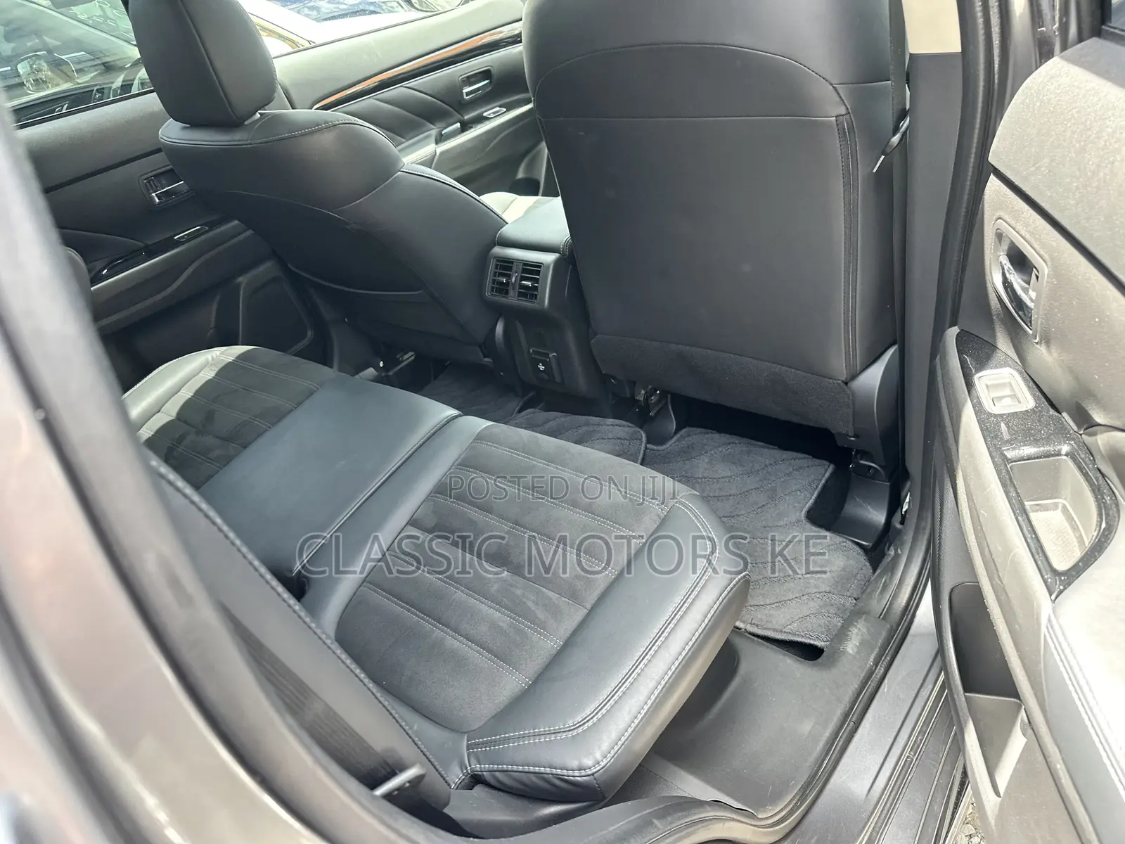 Mitsubishi Outlander 2019 Silver