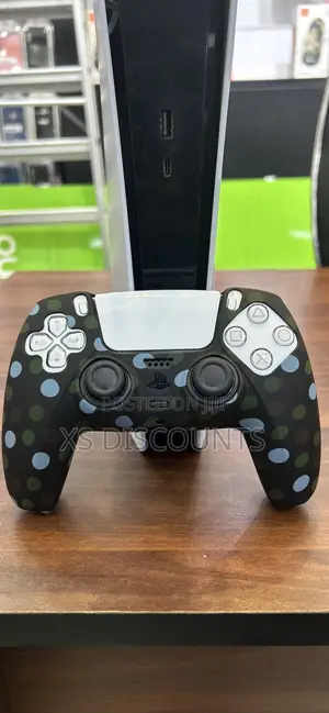 Play Station 5 Black Polka Dot Silicone Controller Skin