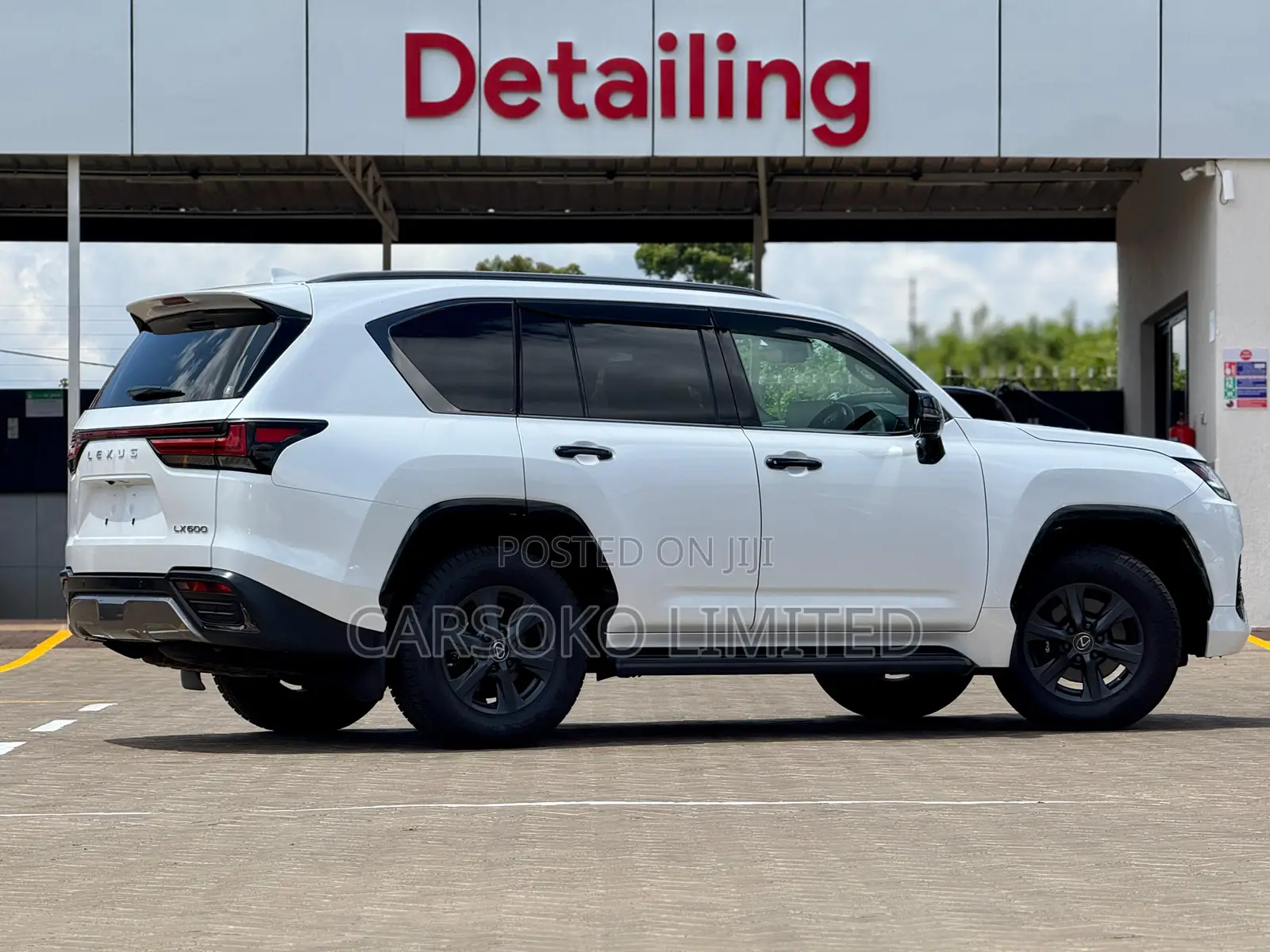 Lexus LX LX 600 2022 White