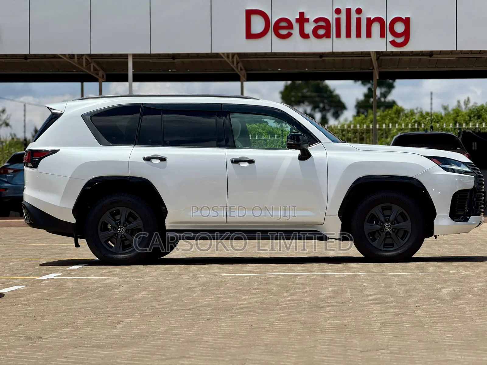 Lexus LX LX 600 2022 White