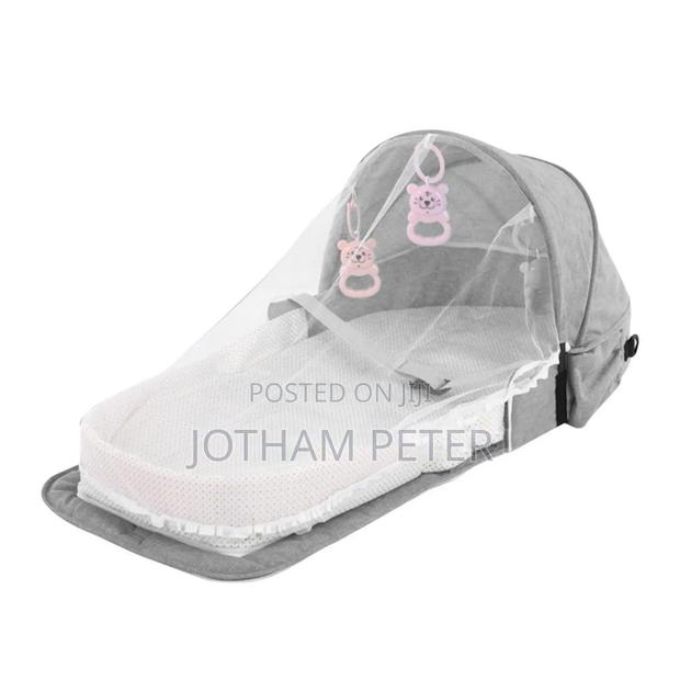 Portable Baby Bed Bag With Mosquito Net - thumbnail 3
