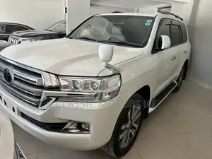 Toyota Land Cruiser 2020 White