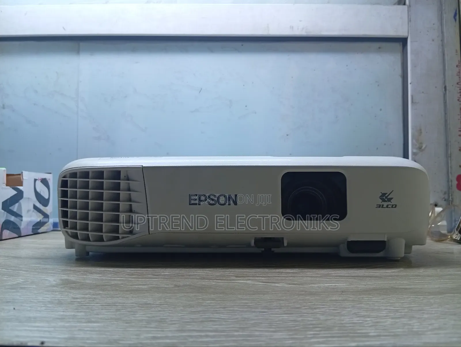 Epson Eb-E01 – Clear, Sharp Affordable!