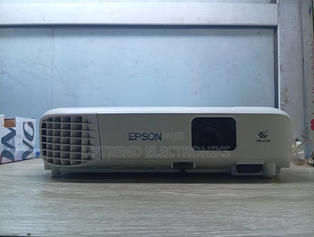 Epson Eb-E01 – Clear, Sharp Affordable! - main view