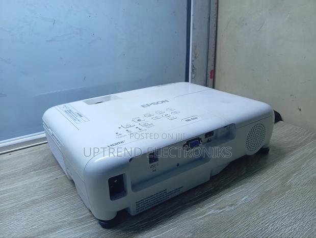 Epson Eb-E01 – Plug, Power Project - thumbnail 2