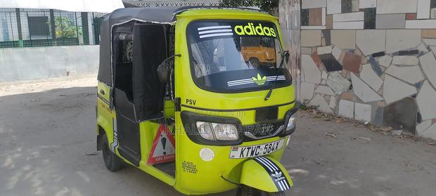 TVS 2022 Yellow - main view