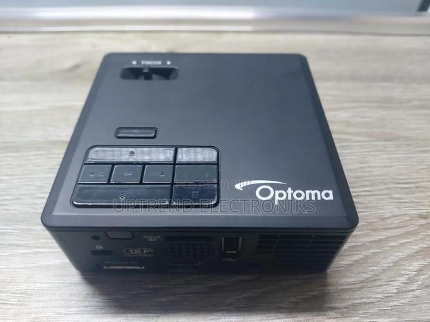 Optoma Ml750 – Your Travel-Friendly Presentation Beast - thumbnail 2
