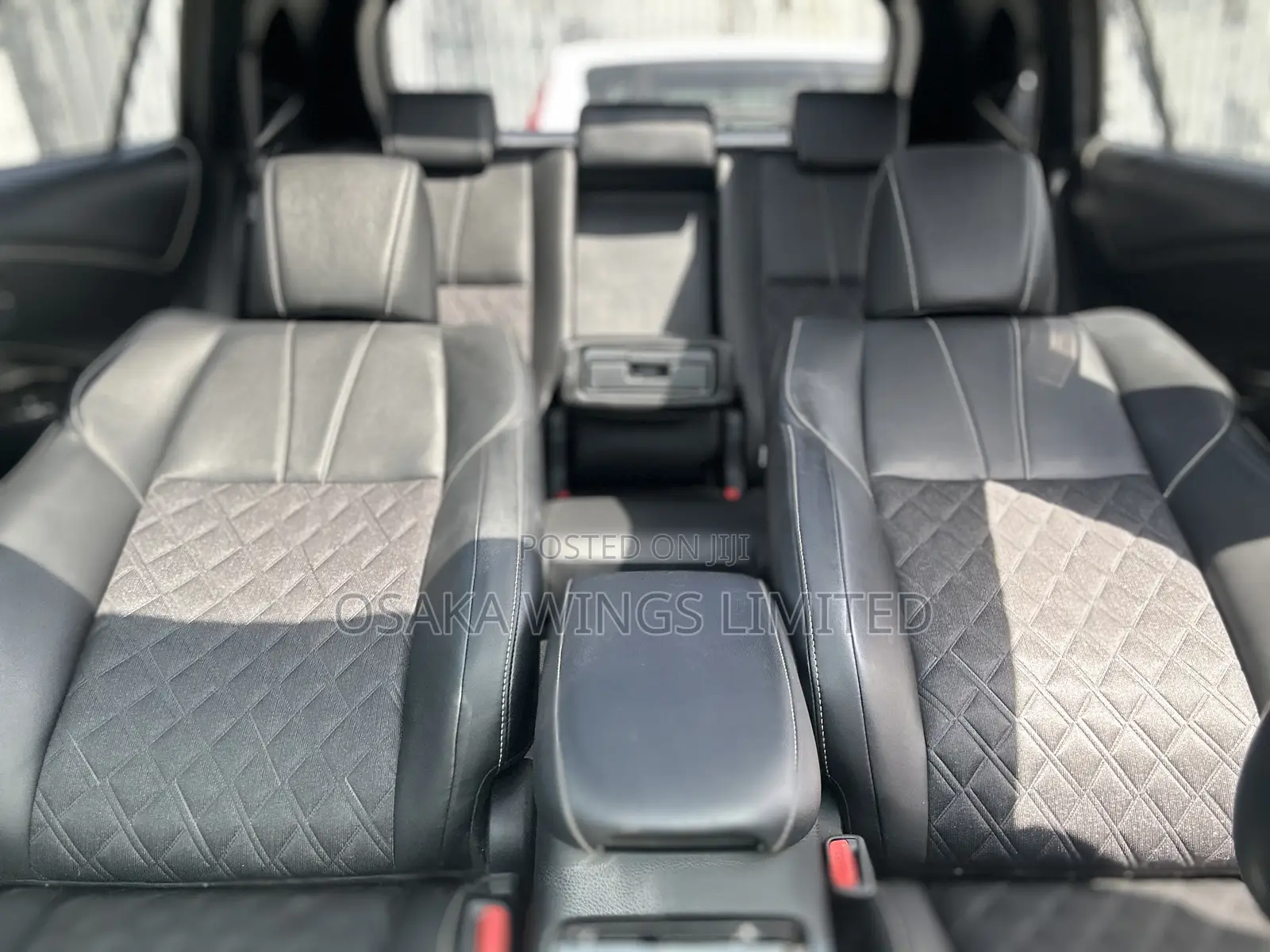 Toyota Harrier 2.0 2018 Black