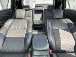 Toyota Harrier 2.0 2018 Black