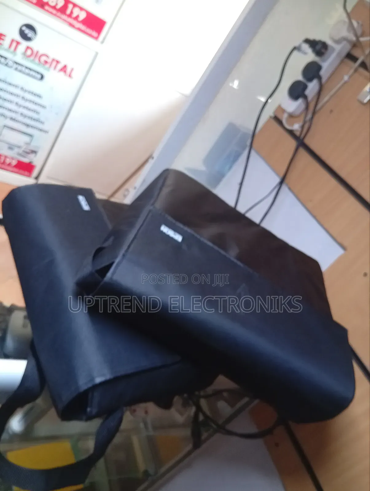 Projector Bag_smart Storage for Serious Presenters