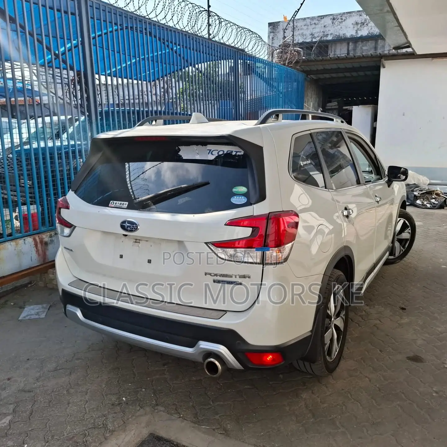 Subaru Forester Premium AWD 2020 White