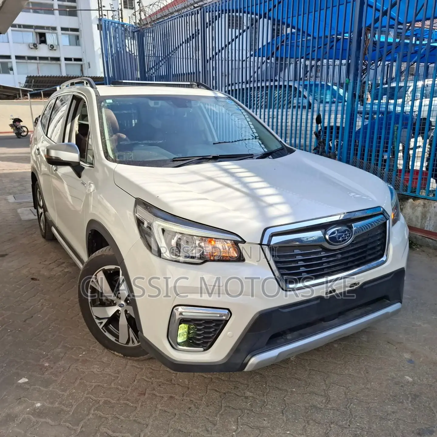 Subaru Forester Premium AWD 2020 White
