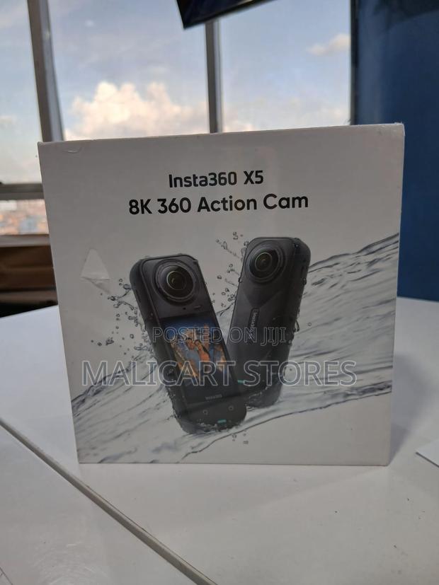 Insta 360 X5 Action Camera - main view