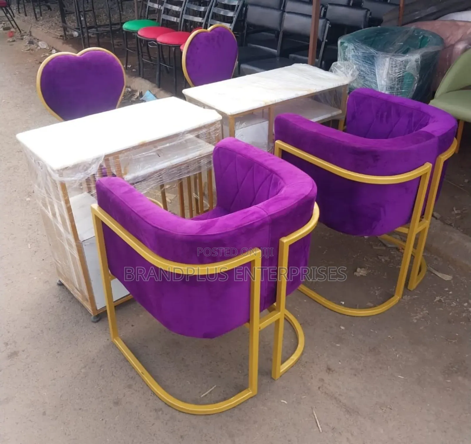 Manicure Table Set With Seats