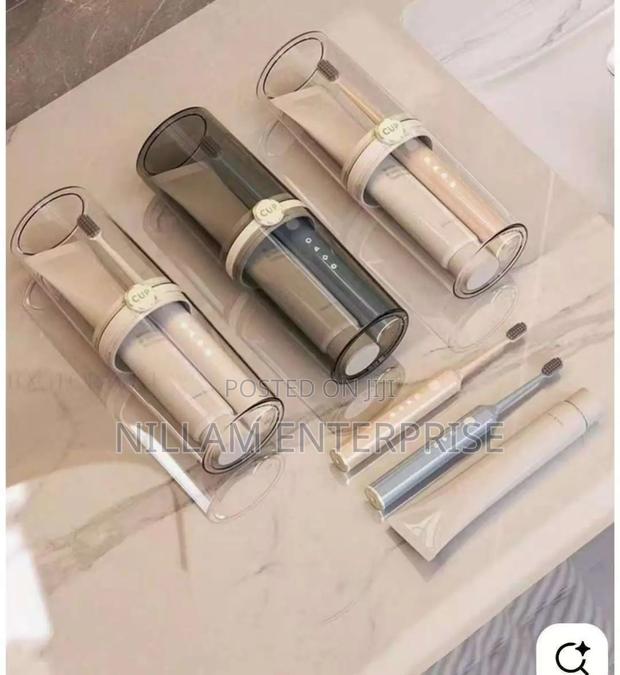 Acrylic Big Size Toothbrush Holder - thumbnail 5