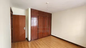 4bdrm Apartment in Riverside Drive, Westlands for rent