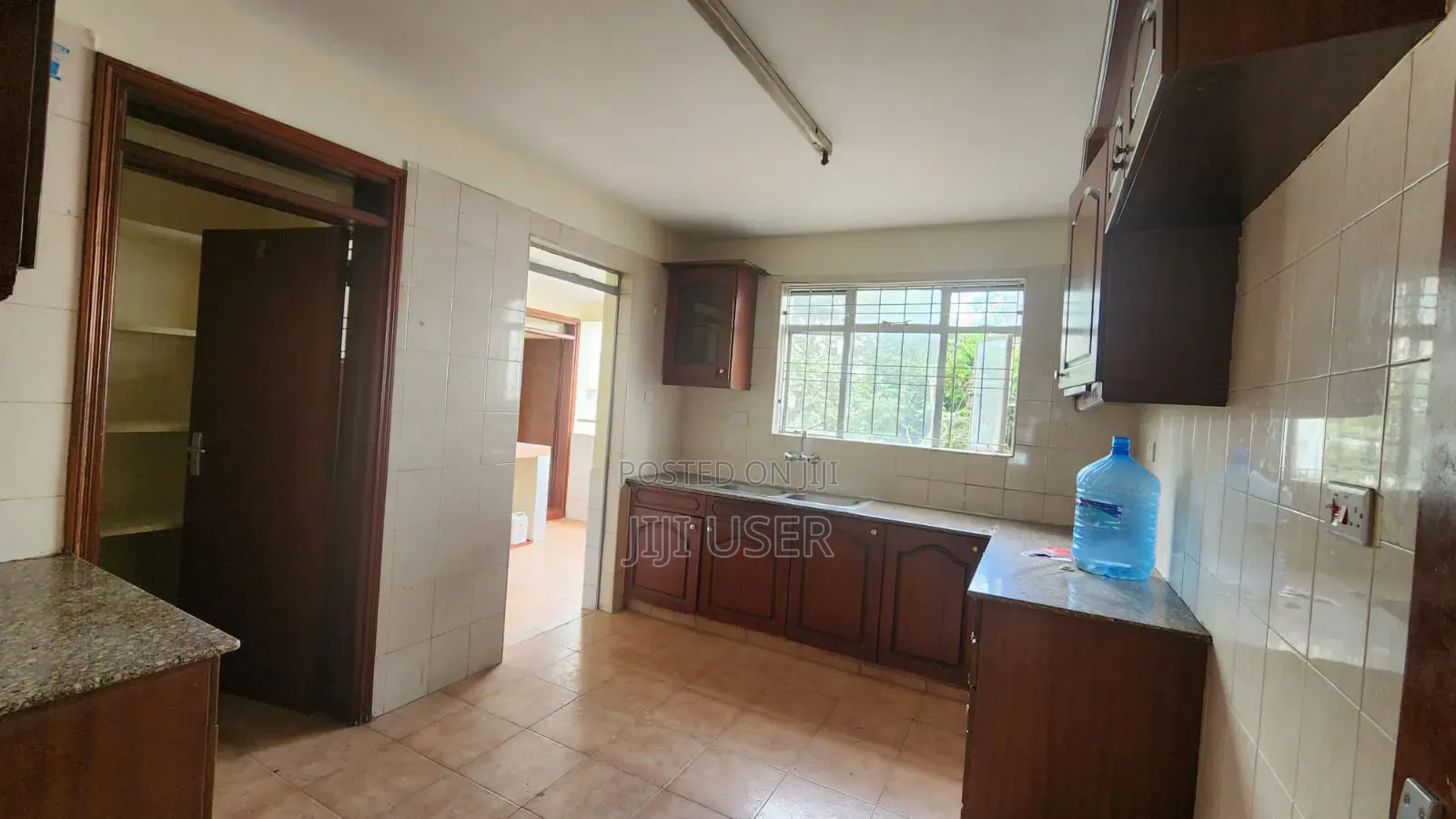 4bdrm Apartment in Riverside Drive, Westlands for rent