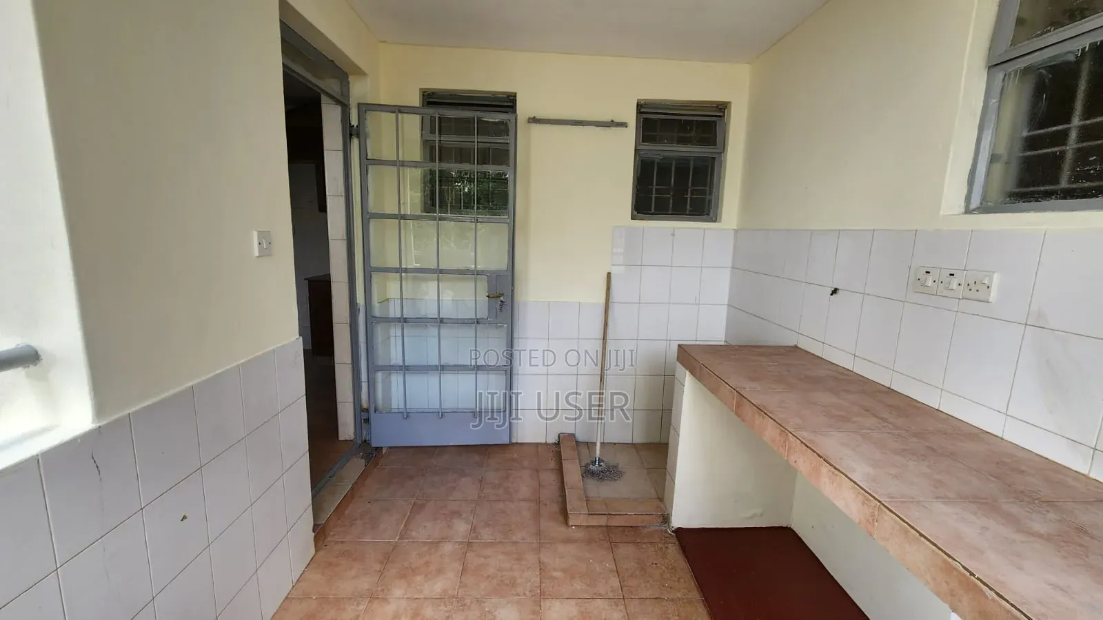 4bdrm Apartment in Riverside Drive, Westlands for rent