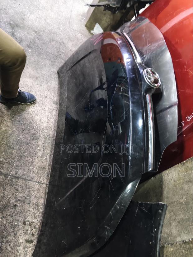 Voxy 2015 Bonnet