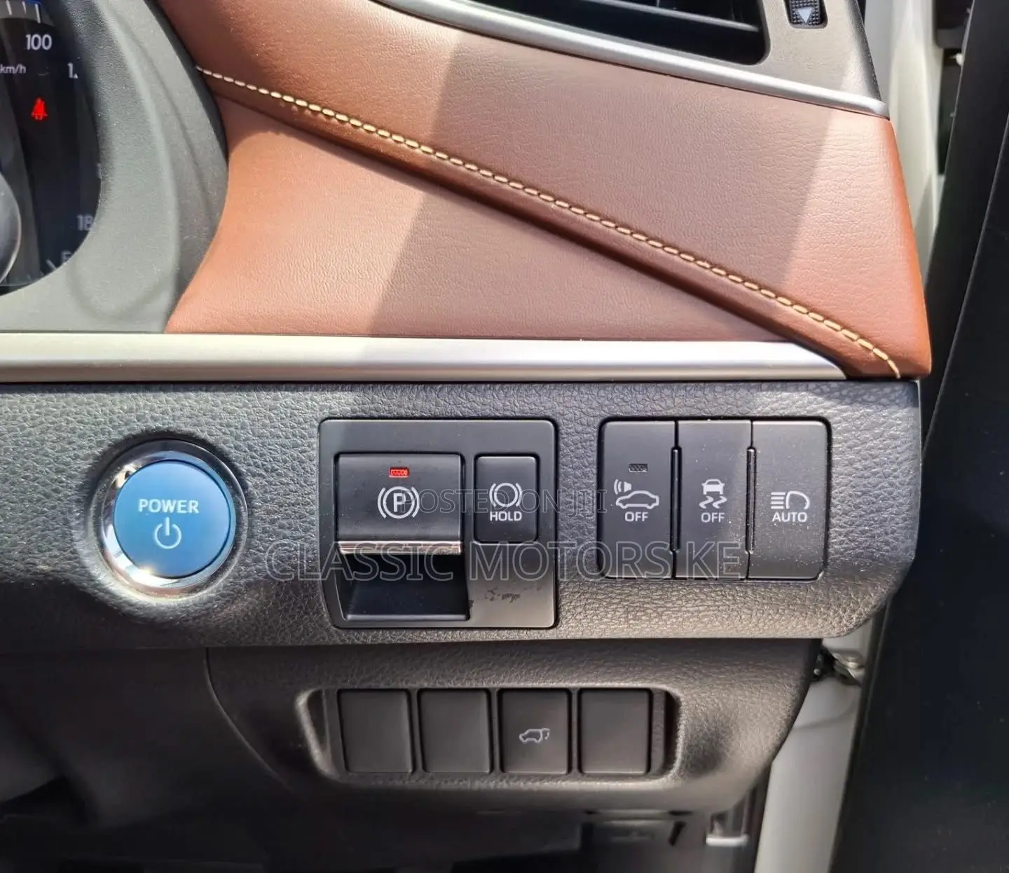 Toyota Harrier 2.5 Hybrid 4WD 2020 White