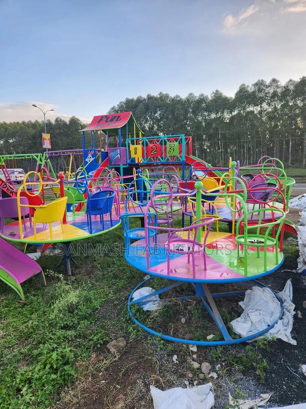 Heavy Duty Merry-Go-Round – Safe Spinning Fun - main view