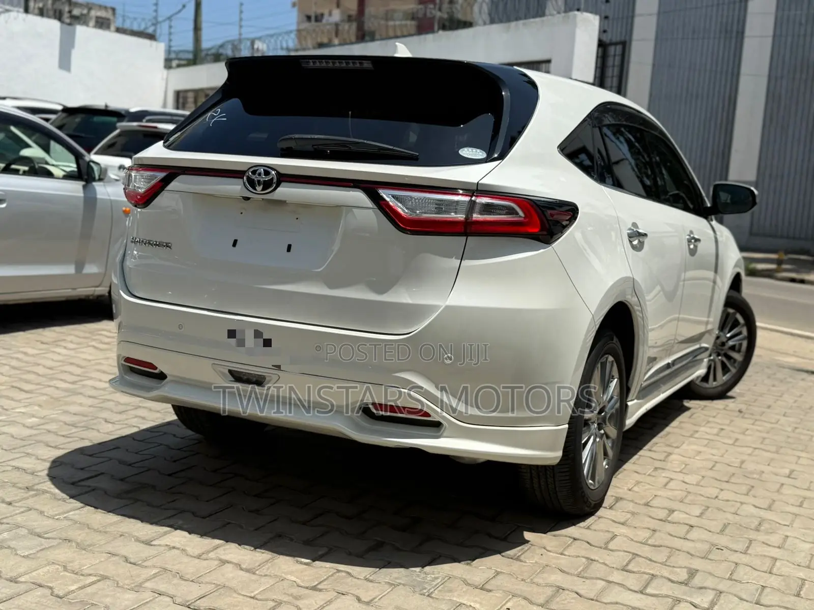 Toyota Harrier 2.0 4WD 2018 Pearl