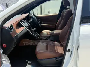 Toyota Harrier 2.0 4WD 2018 Pearl