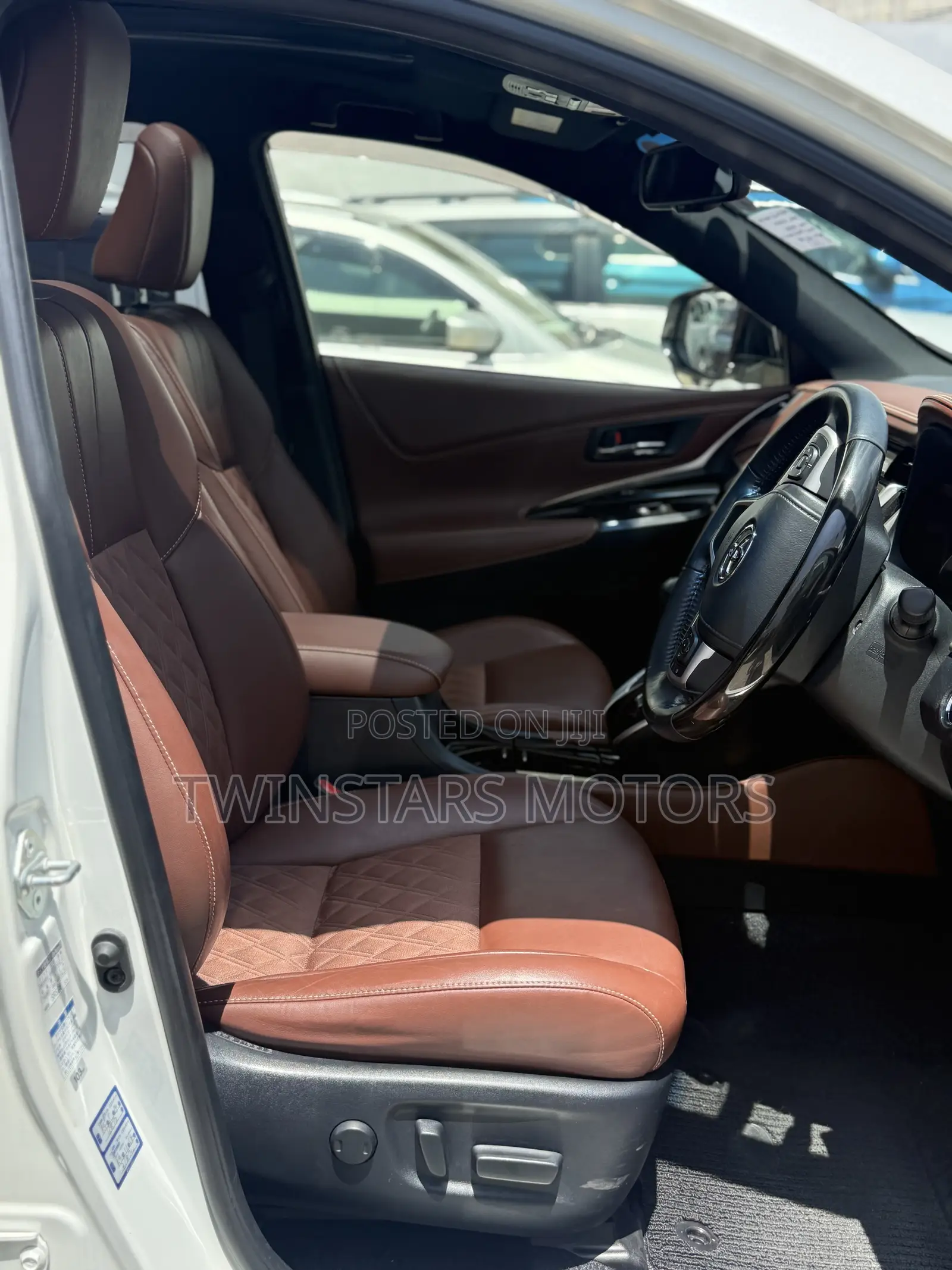 Toyota Harrier 2.0 4WD 2018 Pearl