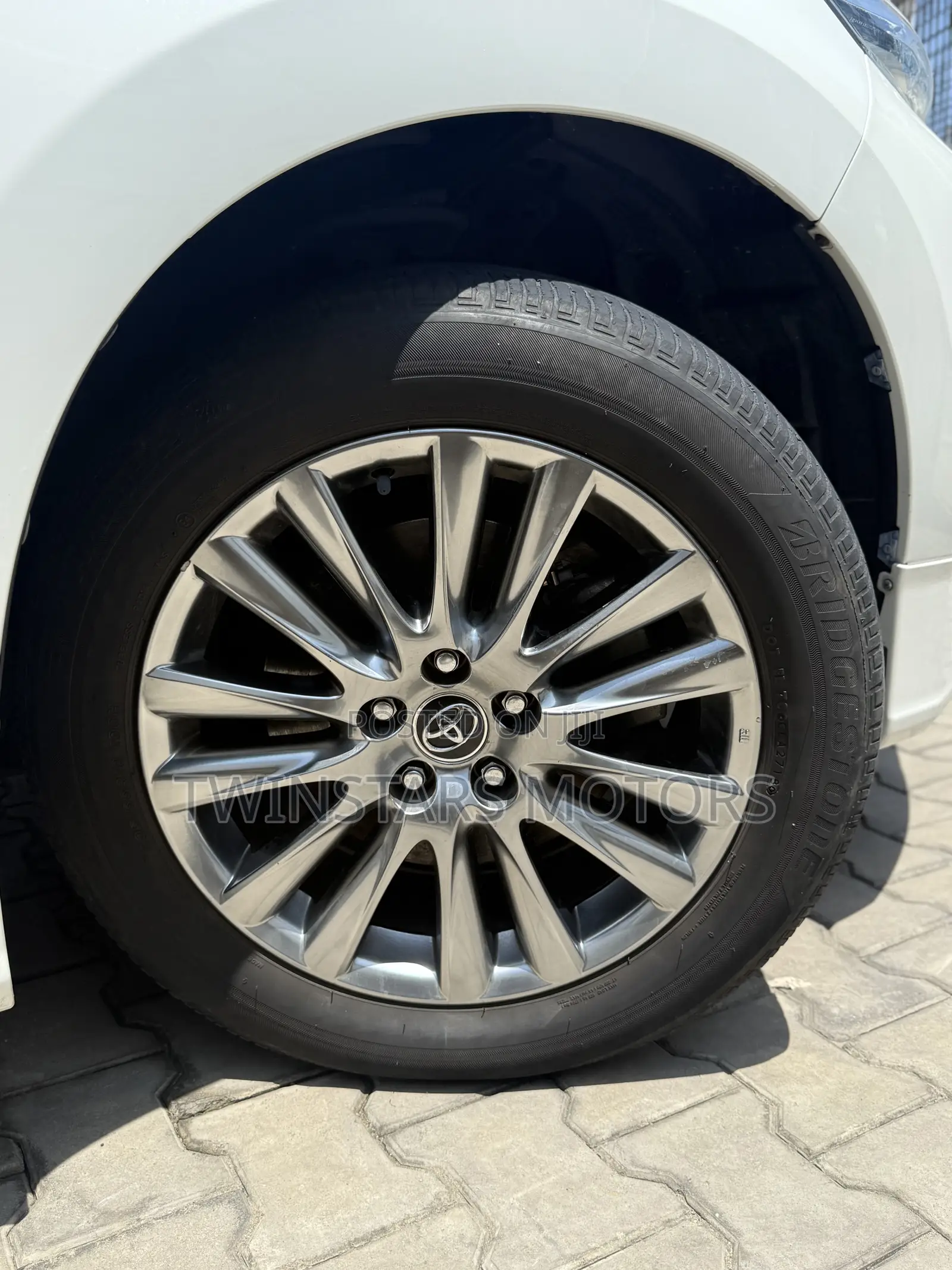 Toyota Harrier 2.0 4WD 2018 Pearl