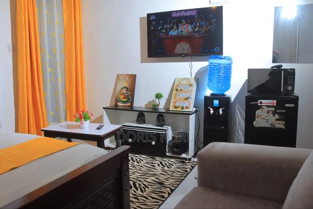 Affordable Modern Studio Airbnb - thumbnail 4