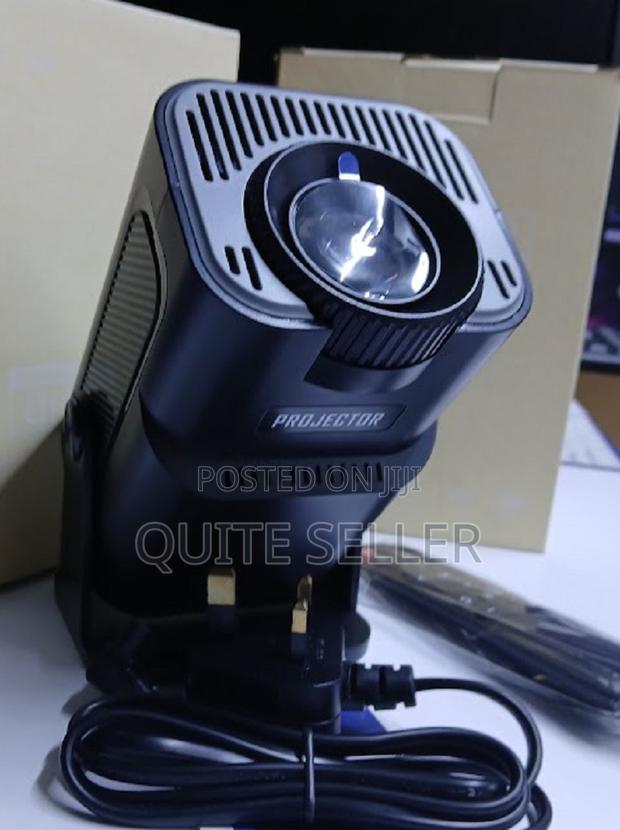 Android 13 Android Hy320 Mini Portable Projector 300 Ansi - main view
