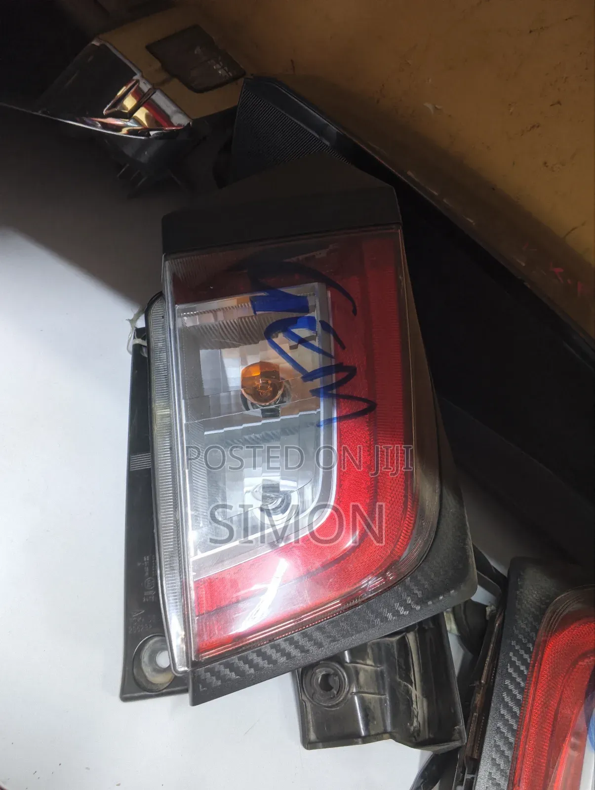 Daihatsu Mira Taillight