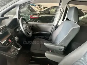 Toyota Voxy 2018 White