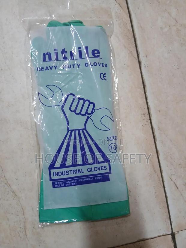 Rubber Glove Size Medium - thumbnail 2