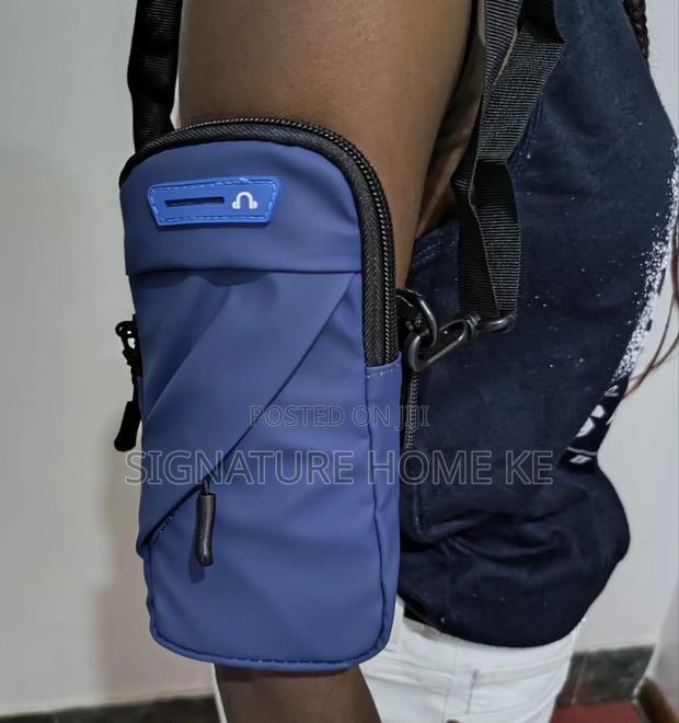 Sports Armband Phone Holder - thumbnail 2