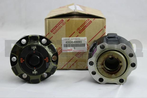 Free Wheel Hub for Toyota Land Cruiser 79, 200 Series (V8).