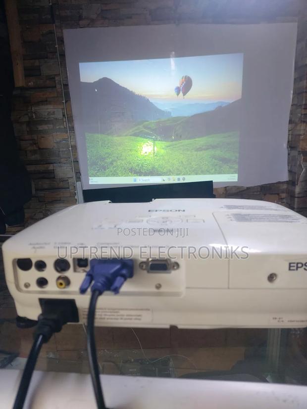 Epson Eb-S7 – Affordable Reliable Projector Kenya - main view