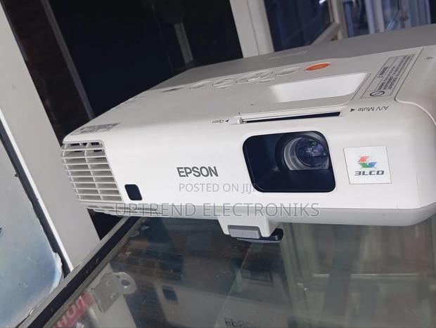 Bright Reliable — Epson Powerlite 95 for Every Setup - main view