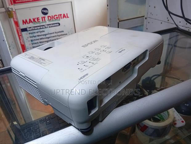 Epson Eb-E01 – Your Go-to Projector for Work Home! - thumbnail 3