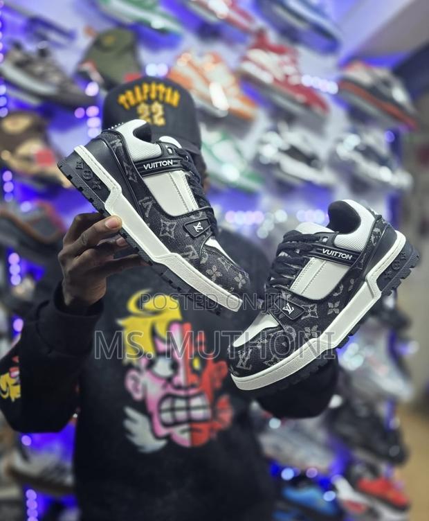 Louis Vuitton Lv Trainer Maxi Sneaker in Black /Blue Monogram Denim - thumbnail 2