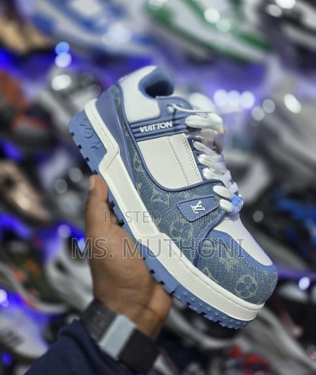 Louis Vuitton Lv Trainer Maxi Sneaker in Black /Blue Monogram Denim - thumbnail 4